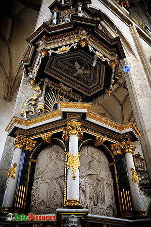Saint Barbara Cathedral, a detail