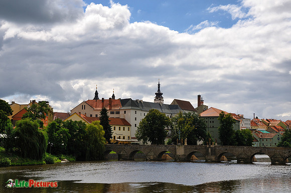 Pisek and the bridge