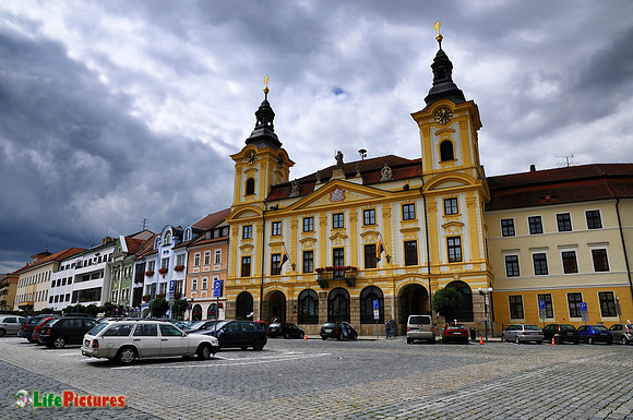 Pisek and its town hall