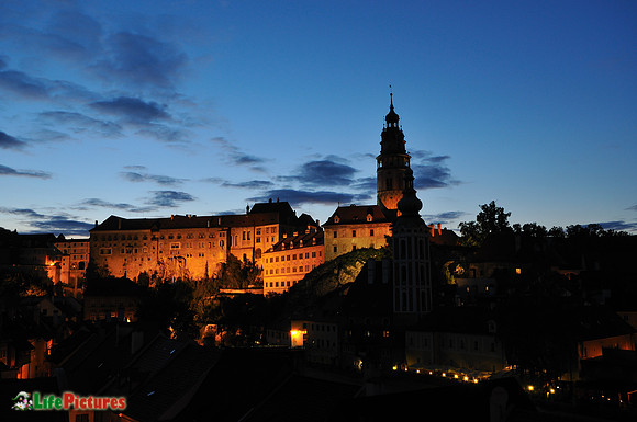 Cesky Krumlov by night
