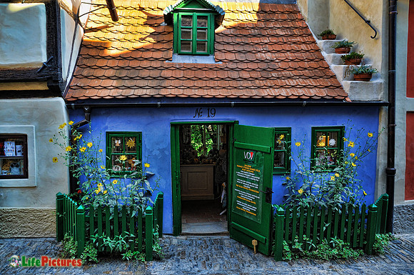 Golden lane