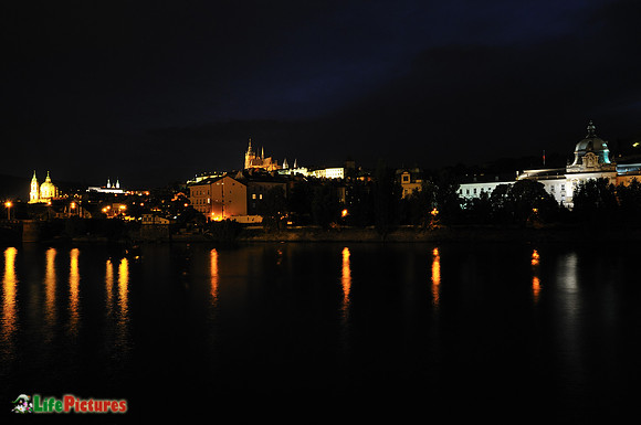 Night view of the fortress
