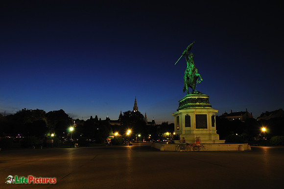 Vienna by night