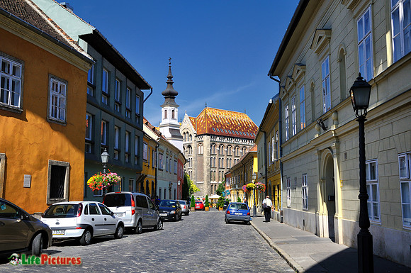 Mattia's Church on the background