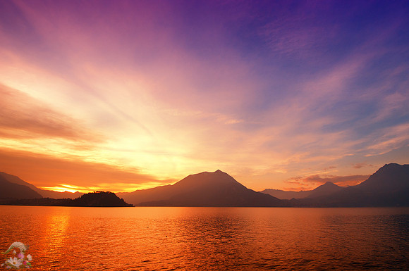 Sunset viewed from Fiumelatte (Varenna)
