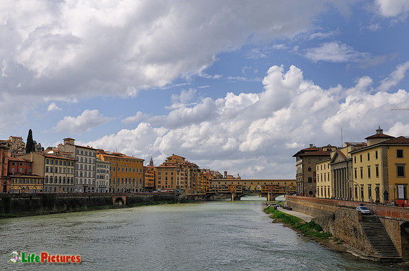 Firenze, panorama with Ponte Vecchio on the background