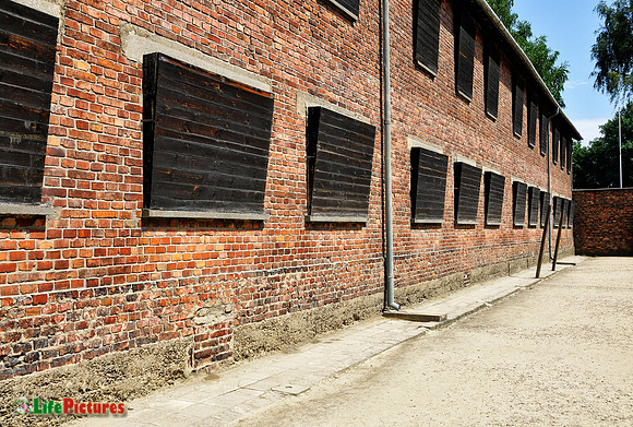Windows closed for prisoners not to see executions