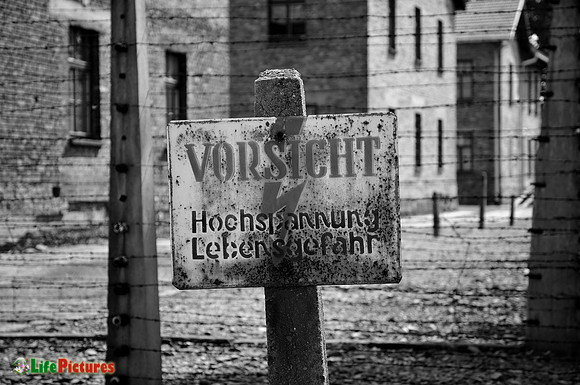 Hochspannung (High voltage)