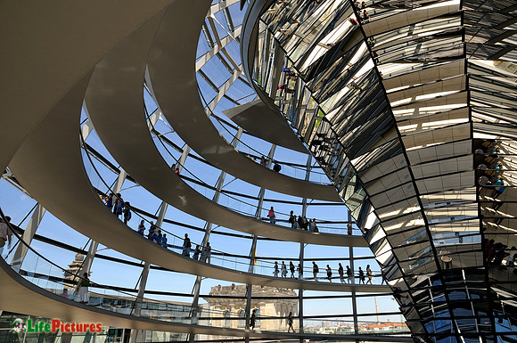 Reichstag, walking in the sky