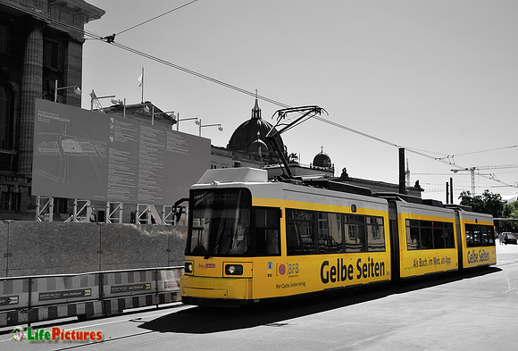 Gelbe Seiten (yellow pages and yellow tram!)