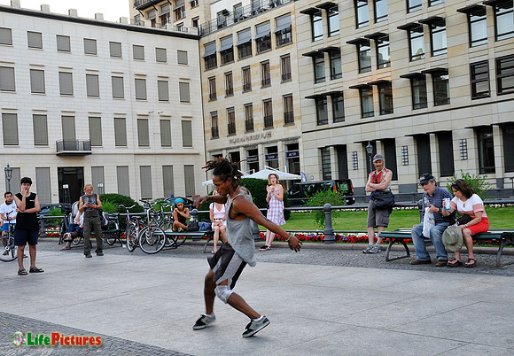 Breakdancer