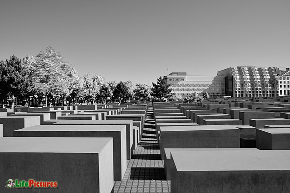 Jewish memorial