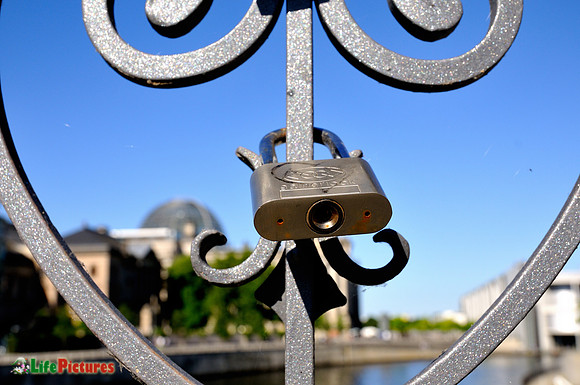 Eternal love on Spree river in Berlin