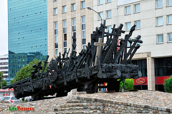 Monument of those killed in the East