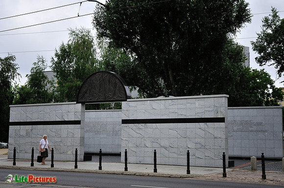 Umschlagplatz, to remember