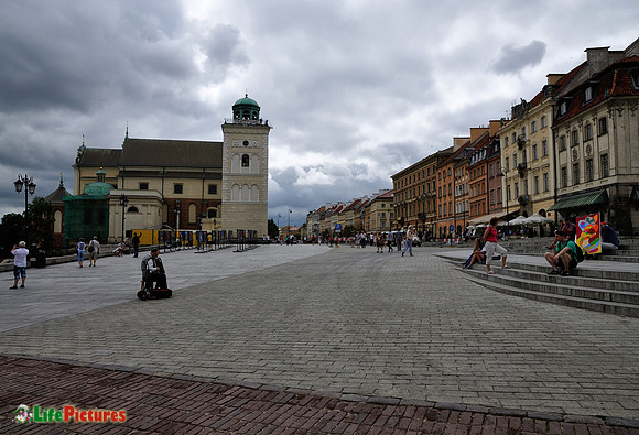 Towards Krakowskie Przedmiescie