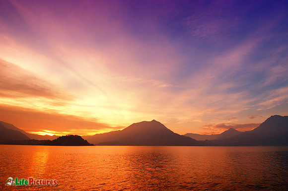 Sunset viewed from Fiumelatte (Varenna)